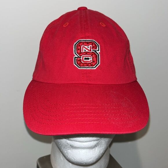 New Women’s NC State Wolfpack Sloop Red GLITTER Logo Adjustable Cap Hat - Picture 1 of 4